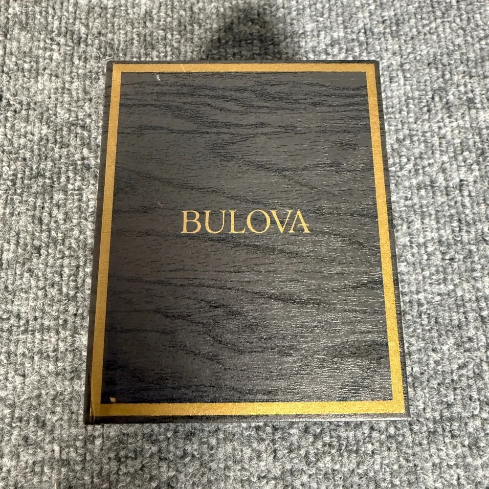 New Bulova‎ Mens Classic Collection 98A215 Chronograph Mineral Crystal Watch